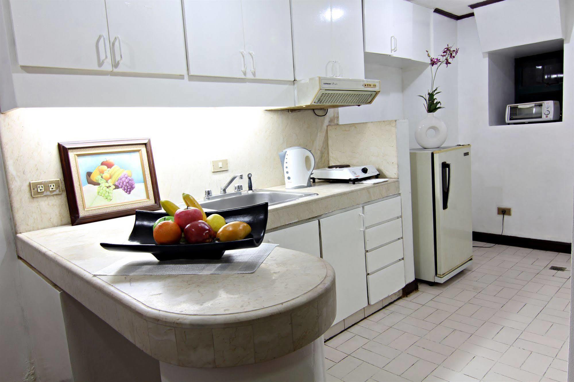 Mpt Suites Makati City Zewnętrze zdjęcie