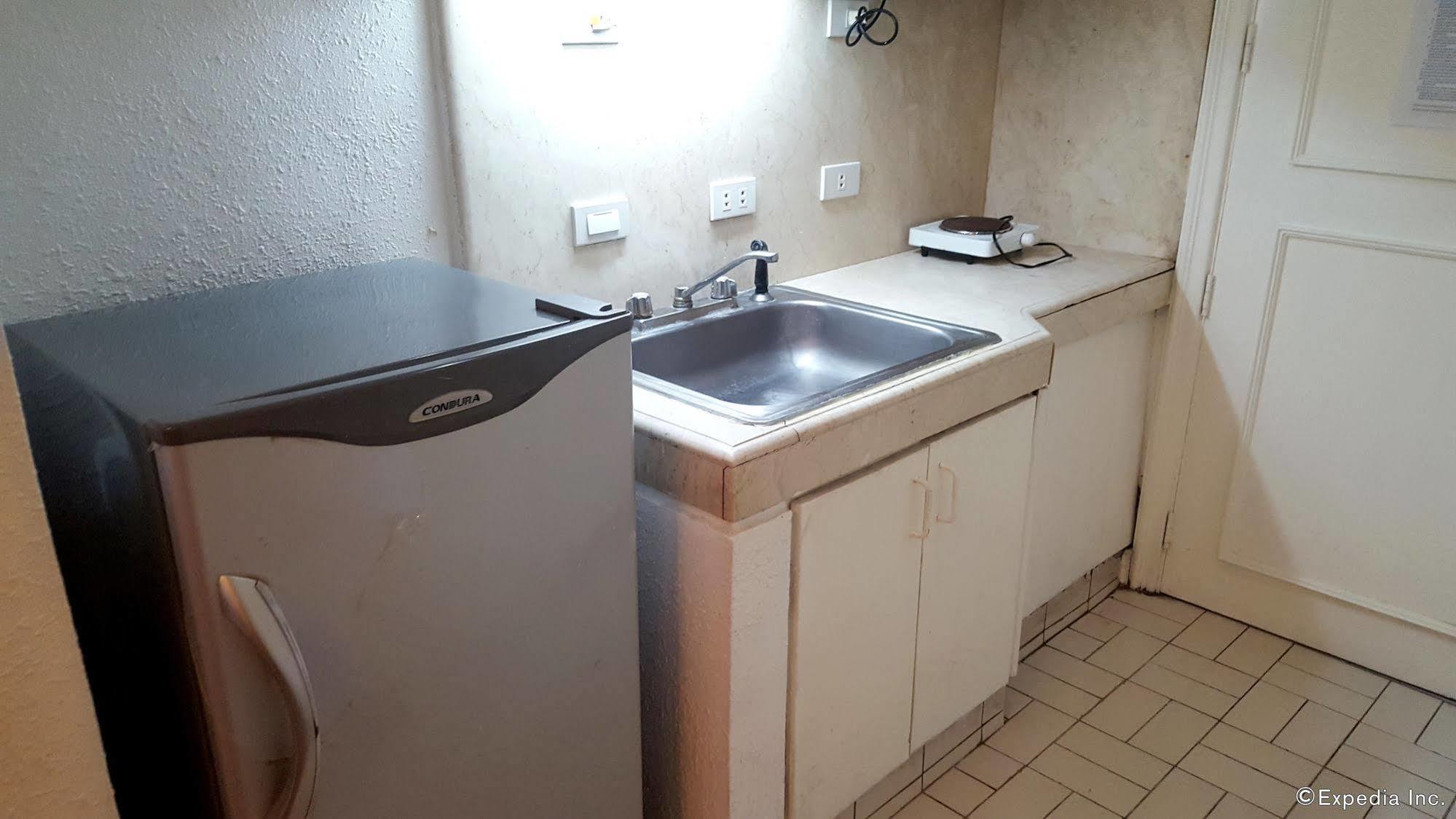 Mpt Suites Makati City Zewnętrze zdjęcie