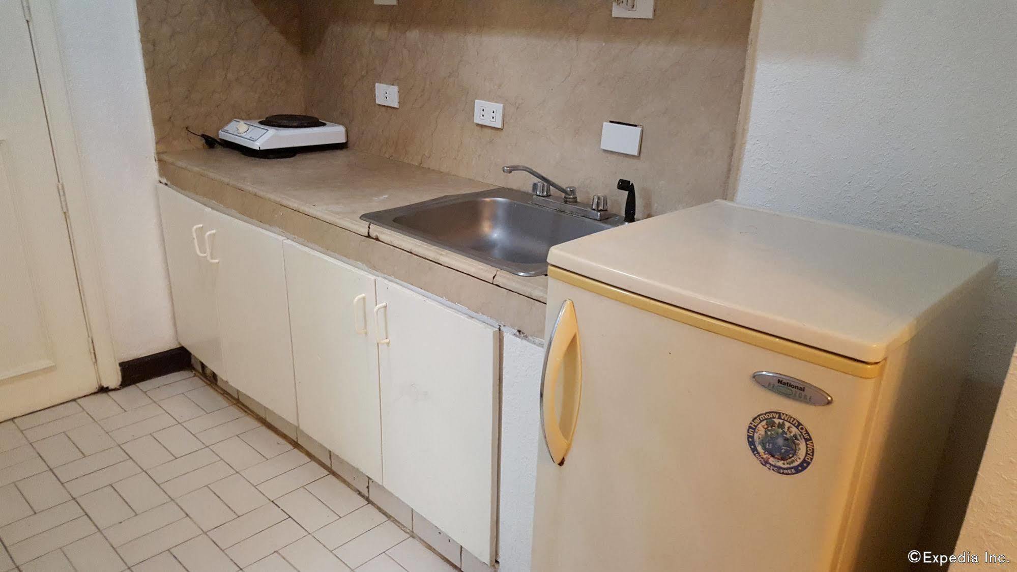 Mpt Suites Makati City Zewnętrze zdjęcie